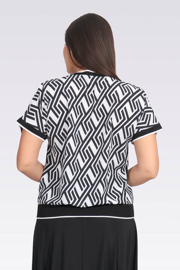 10389 ŞERİT DETAYLI DESENLİ BLUZ