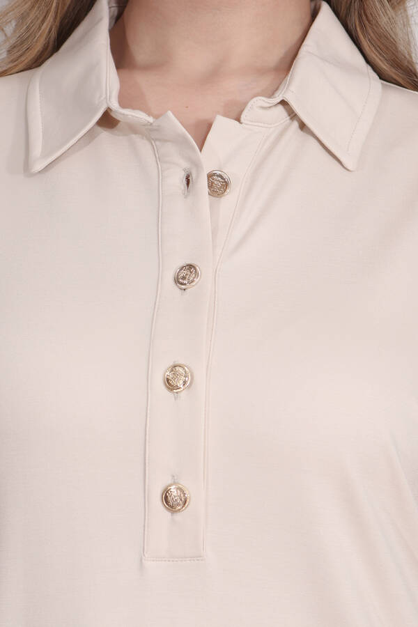 40181 GOLD DÜĞME DETAYLI KISA KOL ÖRME ELBİSE