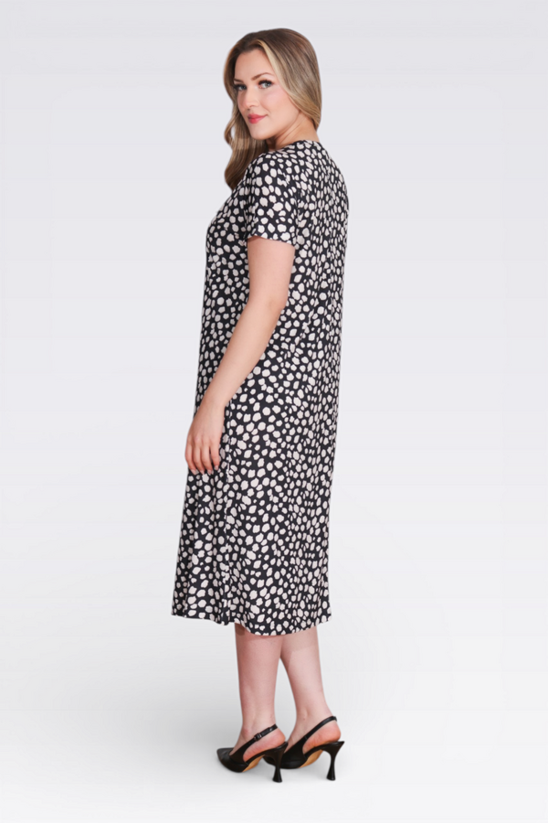 40235 DÜŞÜK KOL RAHAT KESİM DESENLİ ÖRME ELBİSE